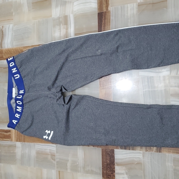 Under Armour Pants - Women's Under Armour Gray Leggings long| Size S
